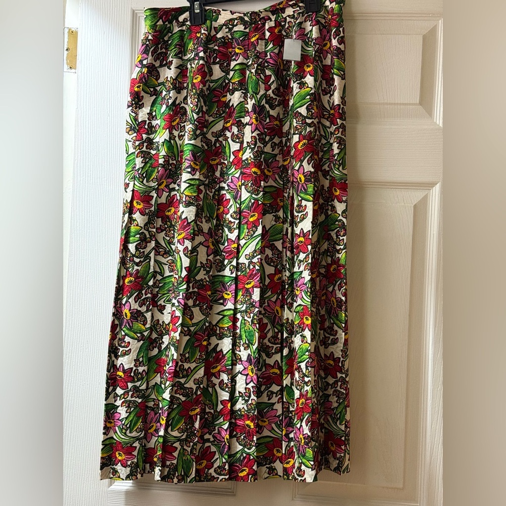 ELITE FLORAL VINTAGE 100% silk , pleated maxi skirt. Sz. 14